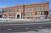 1516 W FOREST HOME AVE, a Neoclassical/Beaux Arts elementary, middle, jr.high, or high, built in Milwaukee, Wisconsin in 1909.