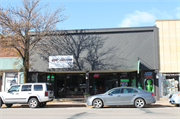 215 S KNOWLES AVE, a Commercial Vernacular tavern/bar, built in New Richmond, Wisconsin in 1899.