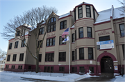 921 W MEINECKE AVE, a Queen Anne elementary, middle, jr.high, or high, built in Milwaukee, Wisconsin in 1892.