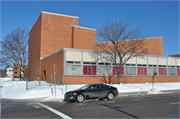 2300 W HIGHLAND AVE, a Contemporary school – elem/middle/jr high/high, built in Milwaukee, Wisconsin in 1958.