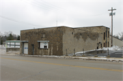130 FARNHAM ST, a Astylistic Utilitarian Building brewery/distillery/winery, built in Columbus, Wisconsin in 1905.