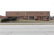 7901 W BROWN DEER RD, a Contemporary bank/financial institution, built in Milwaukee, Wisconsin in 1980.