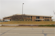 7800 W BROWN DEER RD, a Contemporary large office building, built in Milwaukee, Wisconsin in 1975.