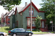 1508-1510 N FARWELL AVE 1508-1510 N FARWELL AVE, a Italianate duplex/two-flat, built in Milwaukee, Wisconsin in 1884.