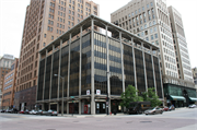 310-312 E WISCONSIN AVE 310-312 E WISCONSIN AVE, a Contemporary large office building, built in Milwaukee, Wisconsin in 1926.
