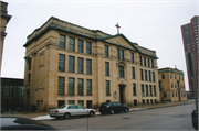 831 N VAN BUREN ST 831 N VAN BUREN ST, a Neoclassical/Beaux Arts school – elem/middle/jr high/high, built in Milwaukee, Wisconsin in 1907.