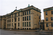 831 N VAN BUREN ST 831 N VAN BUREN ST, a Neoclassical/Beaux Arts school – elem/middle/jr high/high, built in Milwaukee, Wisconsin in 1907.