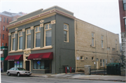 1428 N FARWELL, a Neoclassical/Beaux Arts large retail building, built in Milwaukee, Wisconsin in 1913.