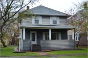 2215 Hughitt Ave, a American Foursquare house, built in Superior, Wisconsin in 1922.