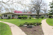 2334 CHALET GARDENS RD, a Contemporary apartment/condominium, built in Fitchburg, Wisconsin in 1962.