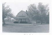 W335 N7663 STONEBANK RD, a Dutch Colonial Revival house, built in Merton, Wisconsin in 1914.