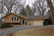 21935 W MACGREGOR DR, a Contemporary house, built in New Berlin, Wisconsin in 1964.