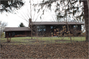 21405 W BEEHEIM RD, a Contemporary house, built in New Berlin, Wisconsin in 1972.