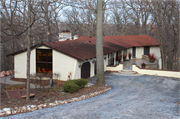 21582 W OAKCREST DR, a Spanish/Mediterranean Styles house, built in New Berlin, Wisconsin in 1973.