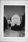 620 E LOUISA ST, a Queen Anne house, built in Darlington, Wisconsin in 1900.