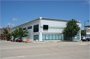 702 E WASHINGTON AVE, a Commercial Vernacular industrial building, built in Madison, Wisconsin in 1925.