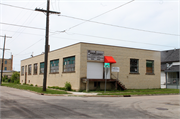 236 Bayshore Dr, a Astylistic Utilitarian Building industrial building, built in Oshkosh, Wisconsin in 1919.