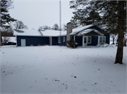 7319N Kroehler Lane, a Prairie School resort/camp building, built in Hayward, Wisconsin in 1947.