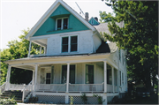 516 N WASHINGTON ST, a Queen Anne house, built in Watertown, Wisconsin in 1895.