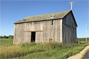 3200 COUNTY HIGHWAY H, a Astylistic Utilitarian Building barn, built in Kewaskum, Wisconsin in 1900.