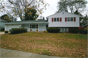 50 S EAU CLAIRE AVE 50 S EAU CLAIRE AVE, a Ranch house, built in Madison, Wisconsin in 1959.
