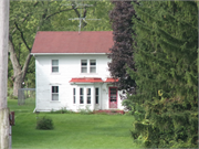 762 200TH AVE (US HWY 45), a Gabled Ell house, built in Paris, Wisconsin in 1909.