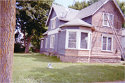 424 2ND ST, a Queen Anne house, built in Menasha, Wisconsin in 1894.