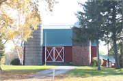 6420 WINDSOR RD, a Astylistic Utilitarian Building barn, built in Windsor, Wisconsin in 1920.