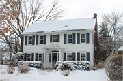 6923 WELLAUER DR, a Colonial Revival/Georgian Revival house, built in Wauwatosa, Wisconsin in 1925.