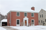 672 N 72ND ST, a Colonial Revival/Georgian Revival house, built in Wauwatosa, Wisconsin in 1941.