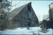 2733 COUNTY HIGHWAY M, a Astylistic Utilitarian Building barn, built in Fitchburg, Wisconsin in 1875.