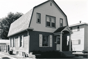 1800 MADISON ST, a Dutch Colonial Revival house, built in La Crosse, Wisconsin in .