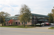 7700 W BLUEMOUND RD, a Contemporary large office building, built in Wauwatosa, Wisconsin in 1973.