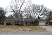 814 E ST FRANCIS RD, a Ranch house, built in De Pere, Wisconsin in 1955.