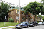 807 W CLARK ST, a apartment/condominium, built in Milwaukee, Wisconsin in .