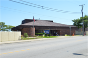 1718 S KINNICKINNIC AVE, a Commercial Vernacular, built in Milwaukee, Wisconsin in 1979.