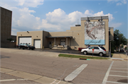 1 S PARKER DR, a Contemporary large office building, built in Janesville, Wisconsin in 1968.