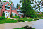3312-3322 N LAKE DR, a English Revival Styles carriage house, built in Milwaukee, Wisconsin in 1907.