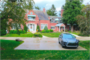 3312-3322 N LAKE DR, a English Revival Styles carriage house, built in Milwaukee, Wisconsin in 1907.
