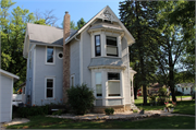 202 W MAIN ST, a Queen Anne house, built in Brooklyn, Wisconsin in 1893.