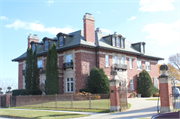 311 St Clair Ave, a Colonial Revival/Georgian Revival house, built in Sheboygan, Wisconsin in 1911.