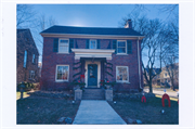 2503 E NEWBERRY BLVD, a Colonial Revival/Georgian Revival house, built in Milwaukee, Wisconsin in 1924.