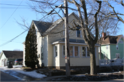 912 S 16TH ST 912 S 16TH ST, a Front Gabled house, built in La Crosse, Wisconsin in .