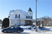 420 Bay St, a Queen Anne house, built in Chippewa Falls, Wisconsin in 1900.