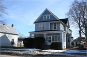1724 MARKET ST, a Queen Anne house, built in La Crosse, Wisconsin in .