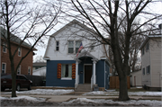 1800 MADISON ST, a Dutch Colonial Revival house, built in La Crosse, Wisconsin in .