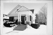 617 N 8TH ST, a Colonial Revival/Georgian Revival house, built in Manitowoc, Wisconsin in 1920.