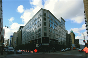 152 W WISCONSIN AVE, a Chicago Commercial Style large office building, built in Milwaukee, Wisconsin in 1907.