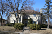2141 STATE ST, a Prairie School house, built in La Crosse, Wisconsin in 1940.