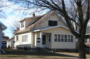 432 S 23RD ST, a Bungalow house, built in La Crosse, Wisconsin in .